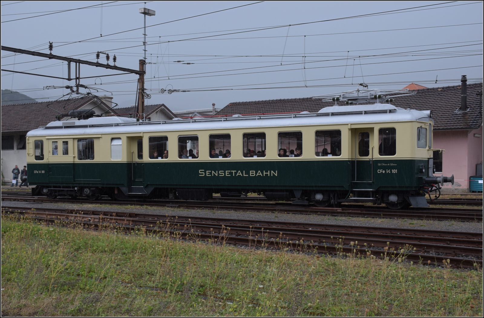 Depotfest Olten 2023. 

CFe 2/4 101 wurde 1938 gebaut war bis heute das einzige Neufahrzeug der Sensetalbahn. Heute wird er im Zürcher Oberland von der Zürcher Museumsbahn betreut und trägt den Namen 'Dame de Leman'. August 2023.