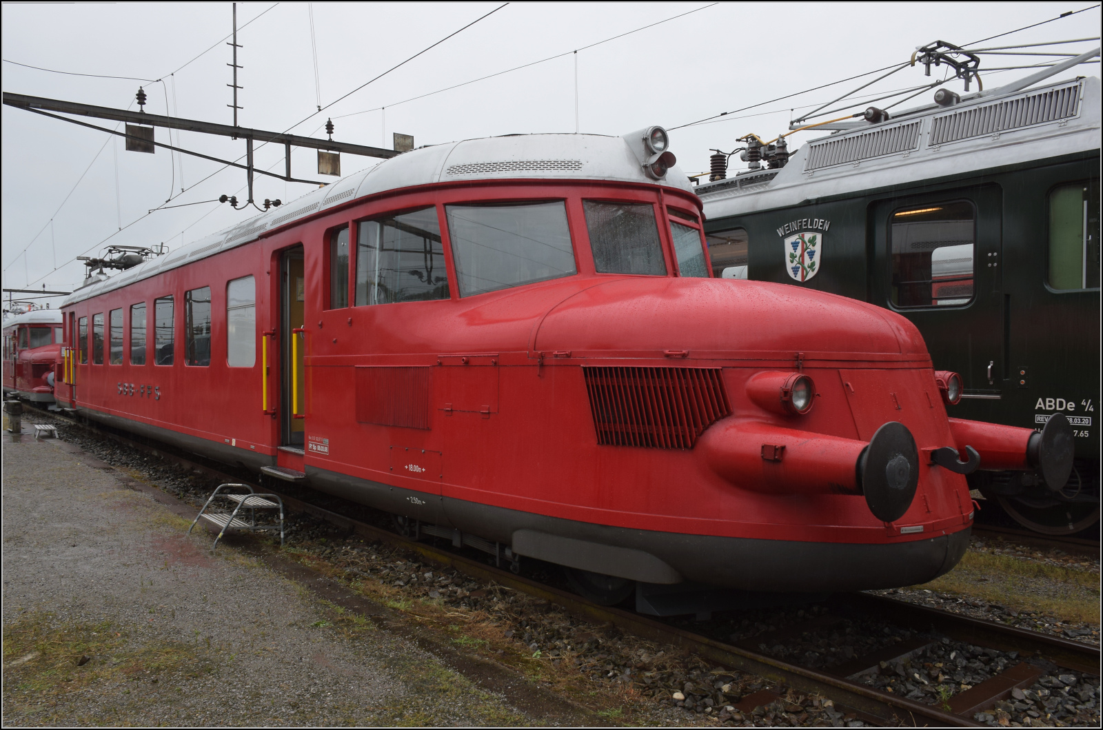 Depotfest Olten 2023. 

Der verlängerte Rote Pfeil der SBB RAe 2/4 1001. August 2023.