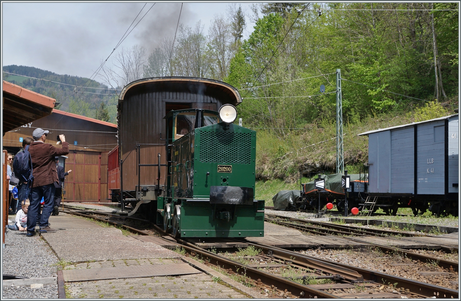 Die doch recht kleine Tm 2/2 1° rangiert in Chaulin.

6. Mai 2023