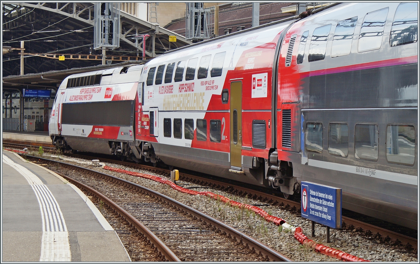 Ein Blick auf den für die Olympiade 2024 gestalteten Wagen des TGV Lyria Rame 4718. 

Lausanne, den 2. Sept. 2024