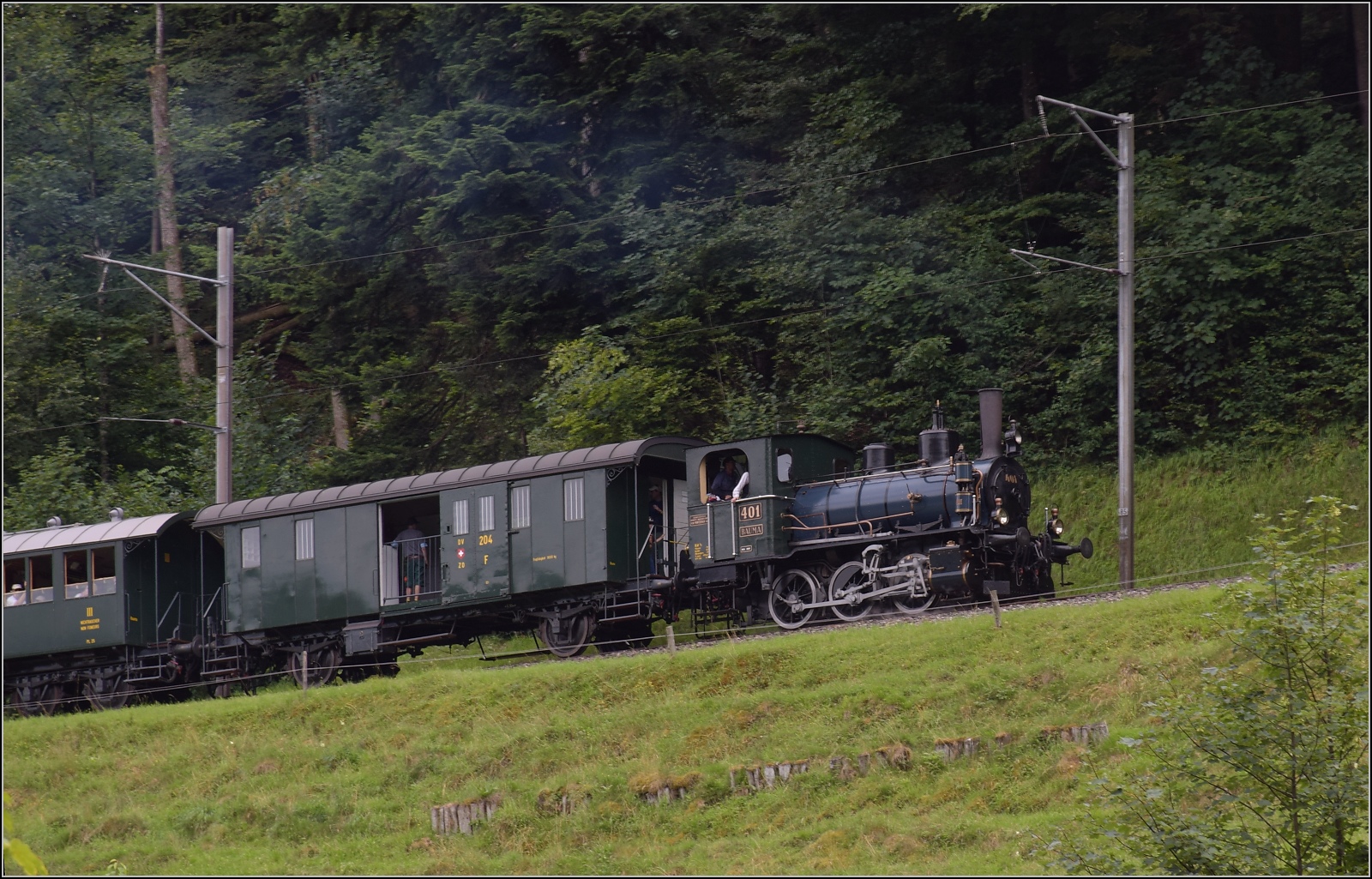 Fahrtag im Zürcher Oberland. 

Ed 3/3 401 der UeBB im Weidli bei Bauma. Juli 2023.