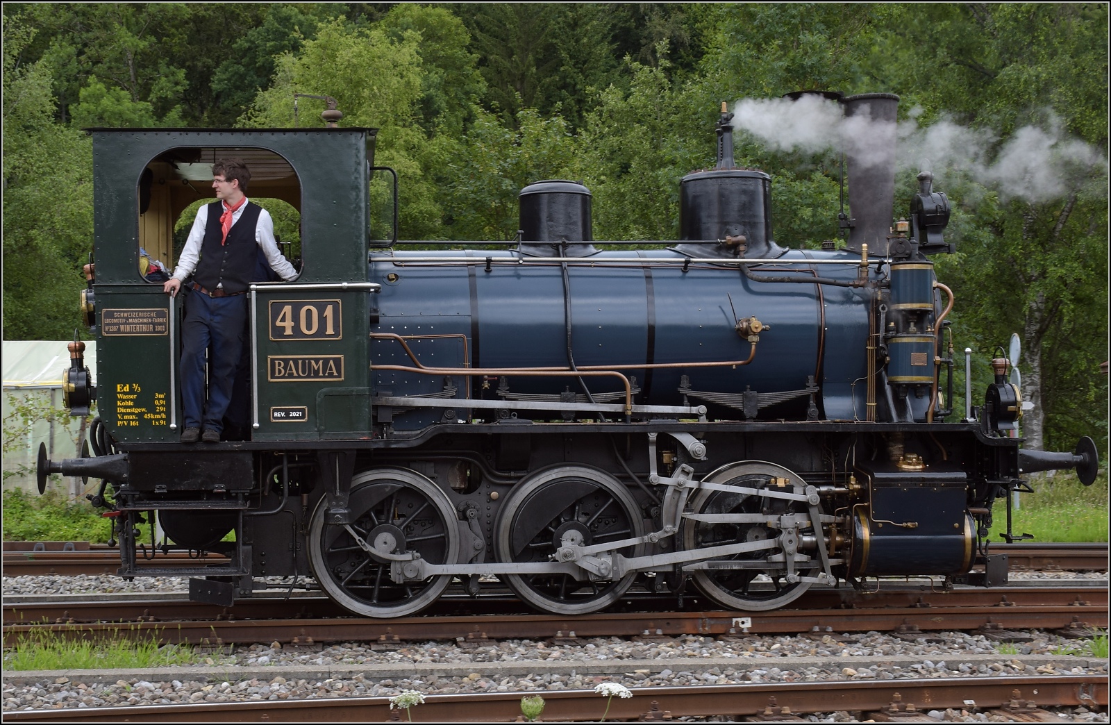Fahrtag im Zürcher Oberland. 

Ed 3/3 401 der UeBB rangiert in Bauma. Juli 2023.