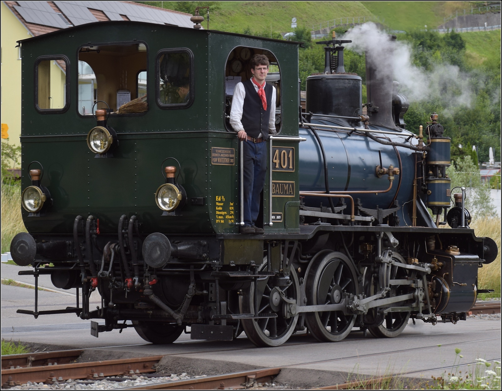 Fahrtag im Zürcher Oberland. 

Ed 3/3 401 der UeBB rangiert in Bauma. Juli 2023.