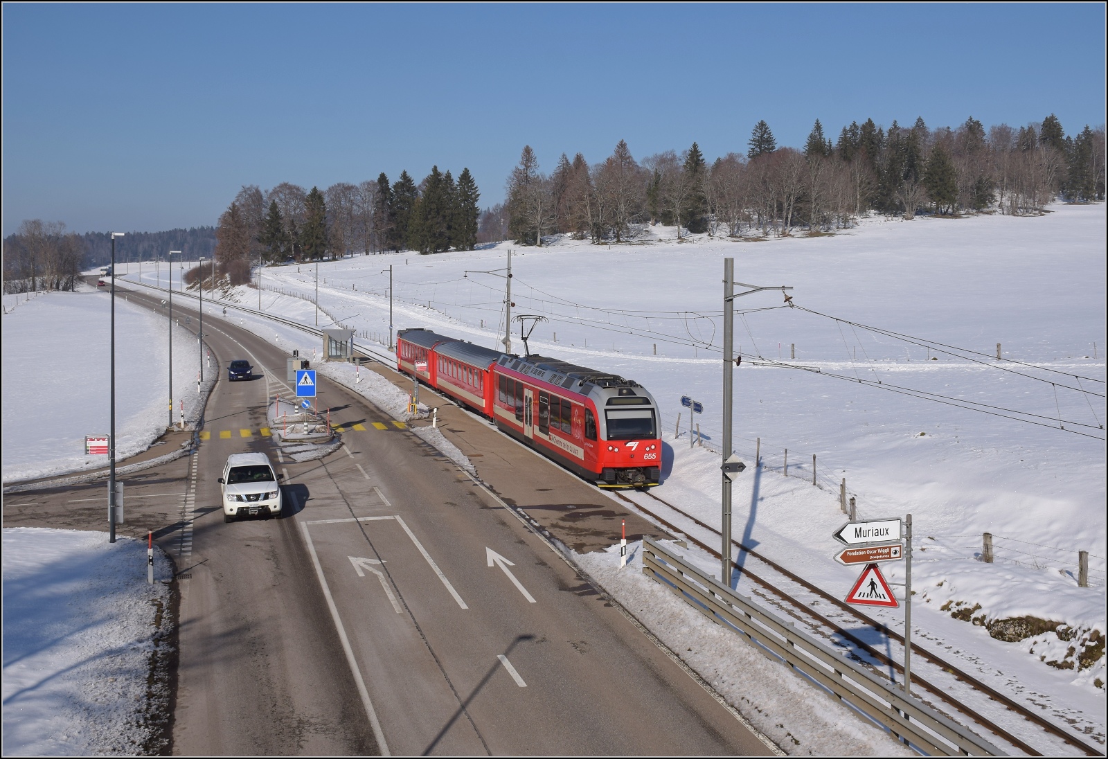 Winterlich auf den Freibergen.

Pendelzug mit Motorwagen Be 4/4 652 bei Muriaux. Februar 2023. 