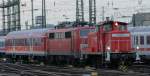 Hier rangiert die 363 218-9 eine 111er und einen N-Wagen im Vorfeld des Frankfurter Hbf.