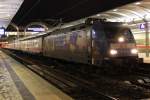 W�hrend 101 102 noch auf Ausfahrt nach Wiesbaden Hbf wartet, f�hrt neben an ein ICE aus.