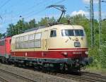 103 222-6 der DB Systemtechnik kommt aus Seelze mit 8 BR140/139 (f�r Fa.