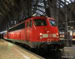 Nach dem die erste Welle von Reisenden den Zug verlassen hat, hatte 110 402-5 am 112.05.2010 bereits wieder Kopf gemacht um nahc Gie�en aufzubrechen.