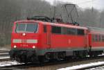 111 003-0, aufgenommen am 22.01.10, bei der Durchfahrt durch Neuoffingen, Strecke Ulm-Augsburg.