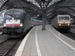 MRCE ES 64 U2-036 neben DB 120 159-9 175 Jahre Deutsche Eisenbahn im K�lner Hbf am 17.10.10