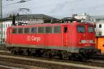 Portrait der 140 677-6, aufgenommen bei einer Solofahrt durch Pasing, am 22.12.12.