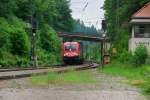 182 009-1, aufgenommen am 01.06.10, bei der Einfahrt in den Bahnhof A�ling.