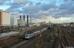 182 600-7 und 182 512-4 mit dem RE 37318 nach Rathenow am 30.12.2012 am Berliner Westhafen.