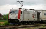 185 664-0, Kombi Verkehr, aufgenommen am 14.05.10, bei der Durchfahrt durch Gersthofen.