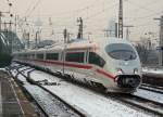406 054 mit  10 Jahre ICE International -Sticker in K�ln Hbf.