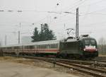 ES 64 U2-036, aufgenommen am 28.02.11, bei der Durchfahrt durch Gersthofen.