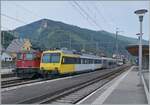 Durch Thal gefahren, und gestaunt, wie breit dies ist gab es in Balsthal erneut einen  BDe 4/4 Zug zu sehen, diesmal der ex MSB ET 10.121 mit dem ex MBS Steuerwagen ES 10 221 (nicht im Bild) der nun