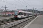 Der SBB RABe 520 015-4 erreicht Luzern und wird später nach Lenzburg zurück fahren.