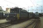 Im Fr�hjahr 1979 verl��t Ae 3/6 I 10656 den Bahnhof Romanshorn