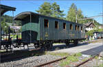 150 Jahre Tösstalbahn.

Der gemischtklassige Wagen BC 4563 der SBB wurde der Vorgängerbahn Jura Neuchâteloise (JN) bereits 1886 durch die SIG Neuhausen geliefert, somit ein wahrer Oldtimer. Bei Gründung der SBB ging der Wagen mitsamt seiner Bahngesellschaft in den SBB auf. Dort war er noch rekordverdächtig lang in Betrieb, nämlich von 1901 bis 1974. Anschliessend ging es leihweise zur DVZO, die den Wagen 1983 schliesslich übernahm. Er fuhr am Jubliäum der Tösstalbahn im Zug mit der BT-Lok Eb 3/5 9 mit. Bäretswil, September 2025.