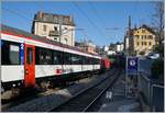 Ein EW IV in der neuen, nun dritten Farbvariante, eingereiht in einen IR 90, fotografiert bei der Ausfahrt in Montreux.