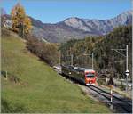 Der TMR RegionAlps RABe 525 041 (UIC 94 85 7525 041-0 CH-RA) ist von Orsières nach Sembracher unterwegs und erreicht den kleinen Ort La Douay mit dem einzigen Zwischenstopp (Haltestelle, Halt auf