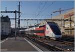 Das künftige Erscheinungsbild von Lyria: Als TGV Lyria Zugspaar 9773/9778 von Paris nach Lausanne (via Genève) und Zurück unterwegs, verlässt der TGV 4720 mit den Triebköpfen