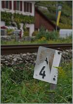 Ligerz, Kilometer 94.4 - und bereits blättert die Farbe ab.