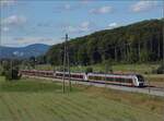 Traverso RABe 526 113, RABe 526 001 'Bachtel' und RABe 526 002 'Calanda' unterwegs Richtung Olten.