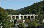 Ein NPZ bedient die Alte Hauensteinline und befdet sich hier auf dem Viadukt bei Rümlingen.