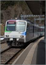 Neben den SOB Re 446 und 456 werden zur Führung des VAE (Voralpenexpress) auch RBDe 561 eingesetzt, hier bei der Einfahrt in Biberbrugg.
17. März 2015