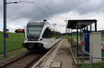 Die St.Galler S-Bahn Linie S9 (Wil - Wattwil): THURBO GTW 2/6 726 an der Haltestelle L�tisburg.