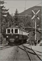 Der FZe 6/6 2002 (letzte Bezeichnung im Betriebsdienst der MOB: DZe 6/6) in Chaulin bei der B-C.