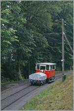 Autour de la voie ferrée / Rund um die eiserne Bahn (Herbstevent 2024) - die Dm 2/2 N° 3 hat mit ihrem Beiwagen Chantemerle verlassen und dieselt nun Blonay entgegen.