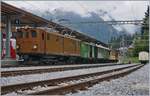   50 Jahre Blonay Chamby - Bündnertag im Saaneland: Die BB 4/4 81 / RhB Ge 4/4 181 steht mit ihre Extrazug in Gstaad für die Rückfahrt nach Montreux bereit.
