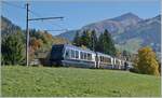 Beim Verlassen des Bahnhofs von Gstaad konnte ich den GoldenPass Express PE 4069 auf der Fahrt von Interlaken Ost nach Montreux fotografieren. 

13. Oktober 2025 