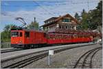 125 Jahre Rochers de Naye Bahn: Die Rochers de Naye Hem 2/2 N° 12 zeigt sich mit ihrem  Belle Epoque  Zug in Glion.

16. Sept. 2017