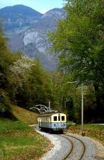 Zwischen Verchiez und Aigle ist ABFe 4/4 2 der ASD im Mai 1980 unterwegs