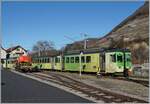 ASD BDe 4/4 403, dem Bt 431 und dem ASD BDe 4/4 402 ist auf dem Weg nach Les Diablerets und  erreicht den Bahnhof Aigle Château, vormals Aigle Dépôt.