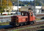 Die BOB dieselelektrische Rangierlok Tm 2/2 1 „CHRIGEL“  am 02.10.2011 vor dem Depot der Ballenberg Dampfbahn.