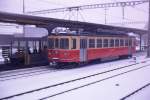 SNB Triebwagen 84 wartet im Schneegest�ber des 18.November 1968 in Langenthal.