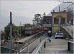 Da von ausnahmsweise von Gleis 2 abfahrend bittet der FLP Regionlazug nach Ponte Tresa eine schönen Blich auf Zug und Bahnhof.