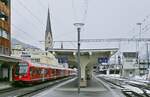ABe 4/16 3132 und ein weiterer Capricorn am 01.04.2022 im Bahnhof Davos Platz