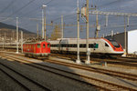 OeBB/SBB: Re 4/4 I 10009 (ehemals SBB) anlässlich einer Begegnung mit einem ICN in Oensingen am 12.