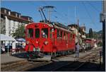 50 Jahre Blonay Chamby - MEGA BERNINA FESTIVAL: Der RhB Berninabahn ABe 4/4 I N° 35 beim rangieren mit Güterwagen in Blonay.