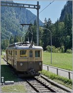 Der BOB ABDe 4/4 302 (Baujahr 1949) steht in Zweilütschienen.